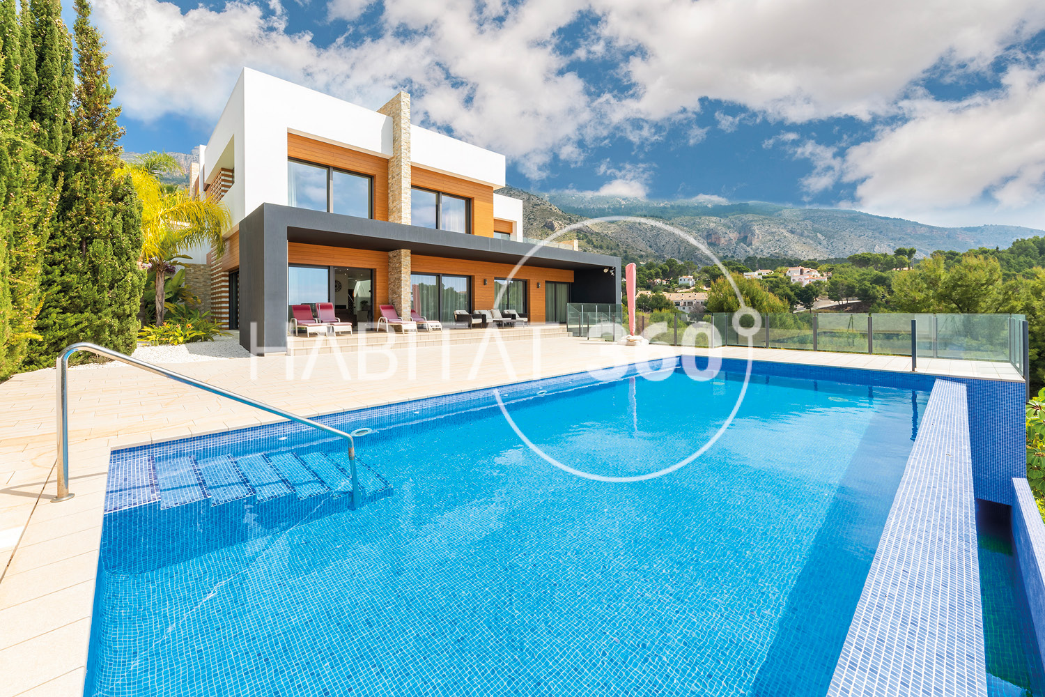 Imagen de propiedad CHALET DE LUJO EN ALTEA