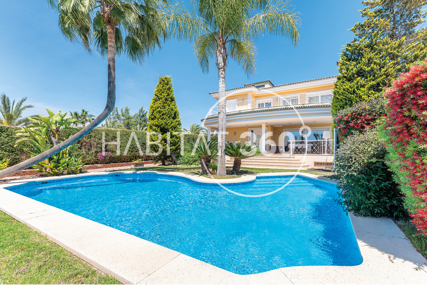 Imagen de propiedad IMPONENTE CHALET EN VALVERDE CON PRIMERAS CALIDADES